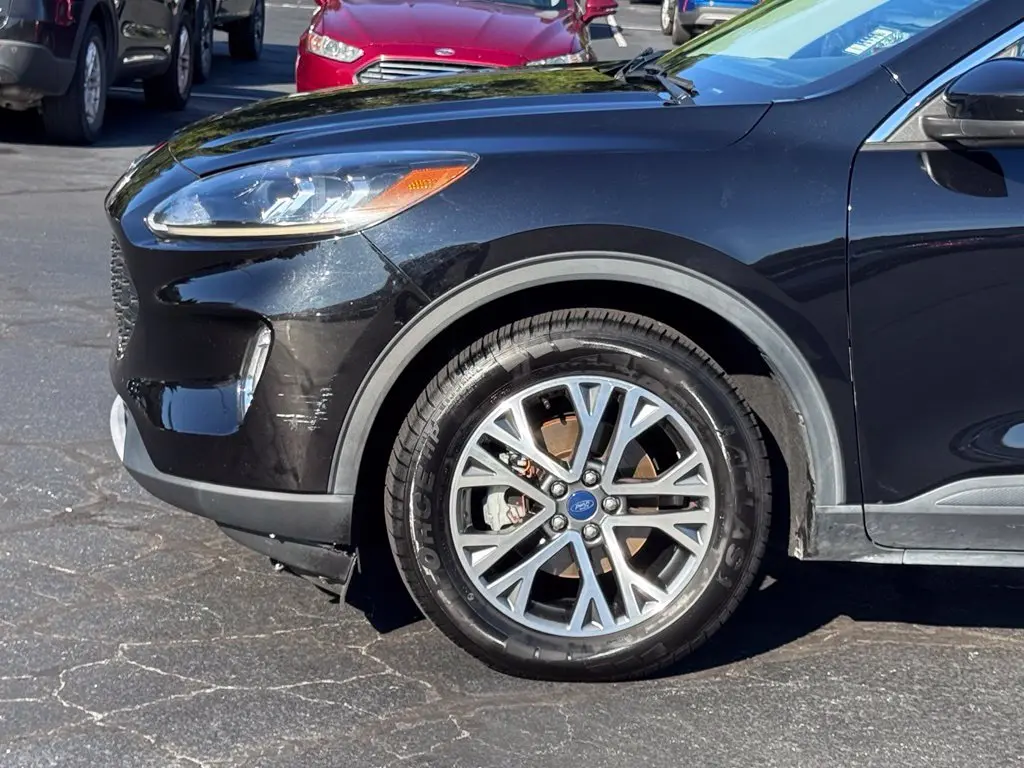 2022 Ford Escape - $17,000