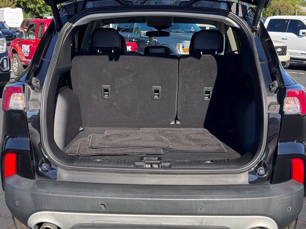 2022 Ford Escape - $17,000