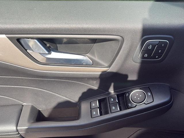 2022 Ford Escape - $23,400