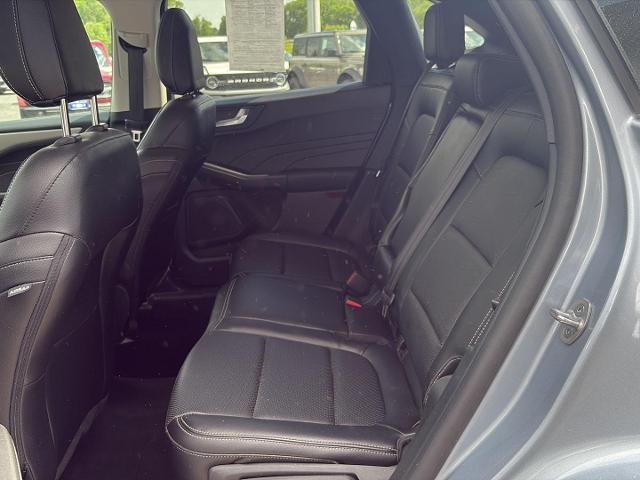 2022 Ford Escape - $23,400