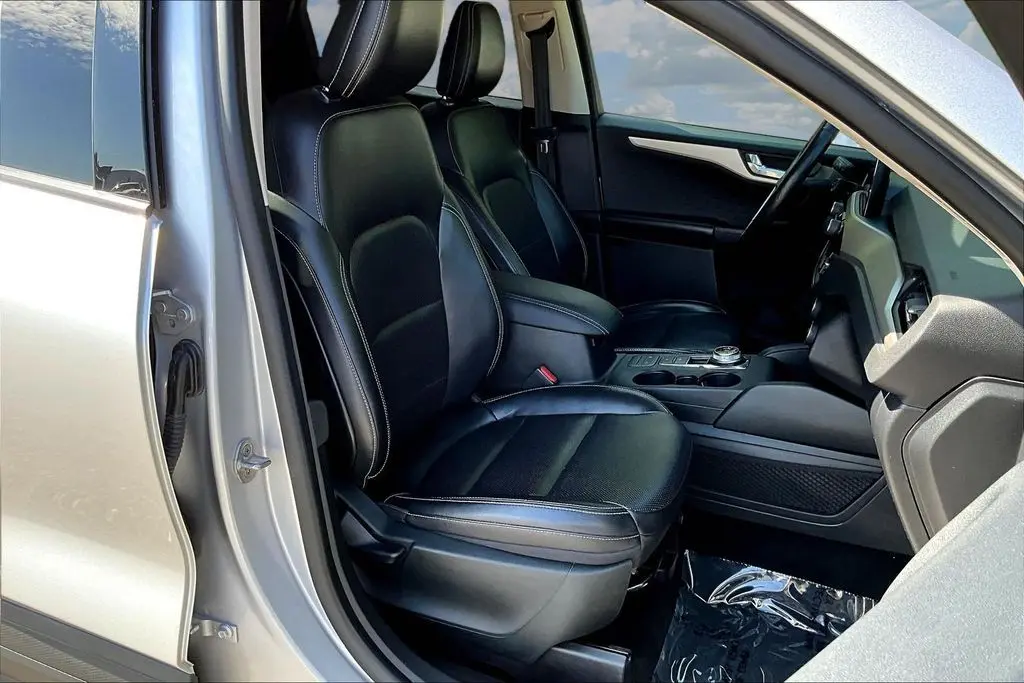 2020 Ford Escape - $17,500