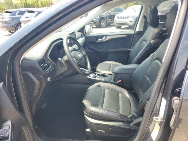 2022 Ford Escape - $23,995