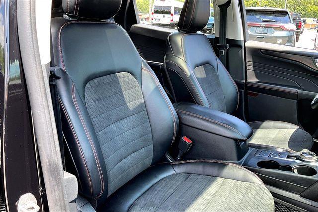 2022 Ford Escape - $20,000