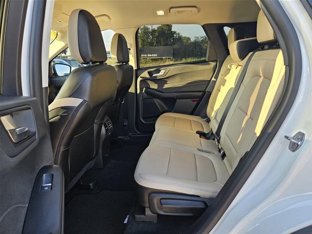 2022 Ford Escape - $23,000