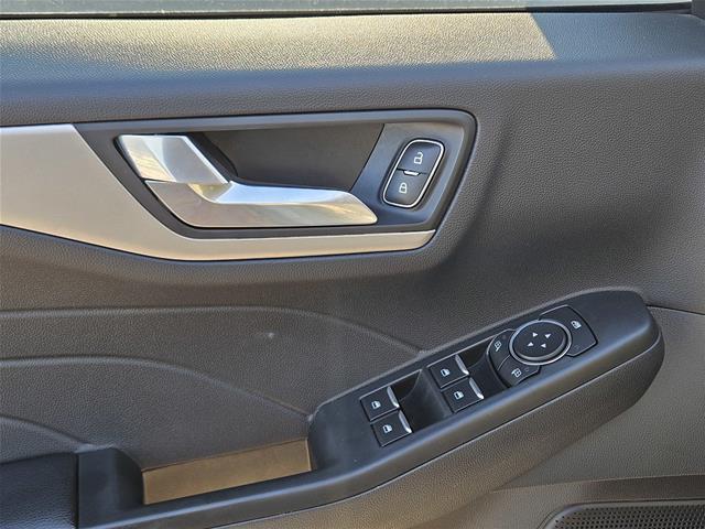 2022 Ford Escape - $23,000