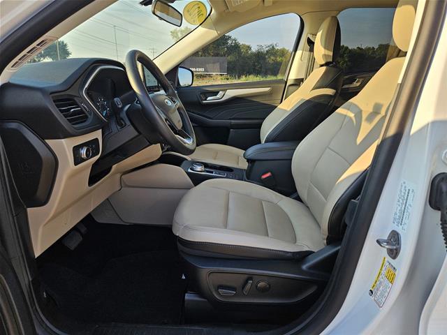 2022 Ford Escape - $23,000