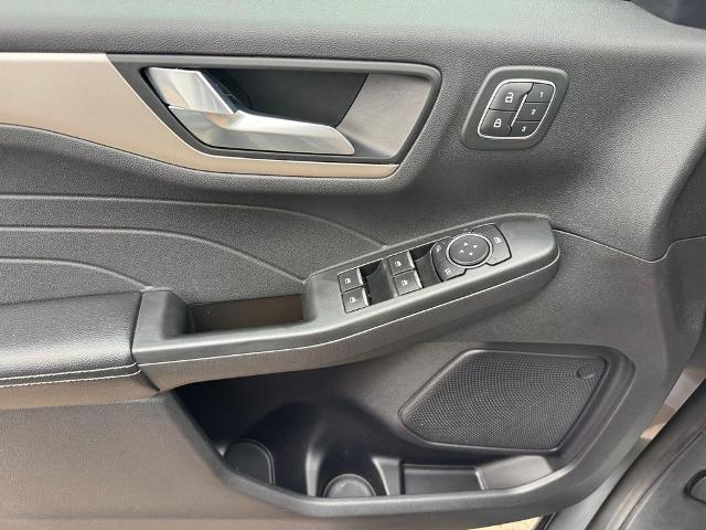 2022 Ford Escape - $22,602