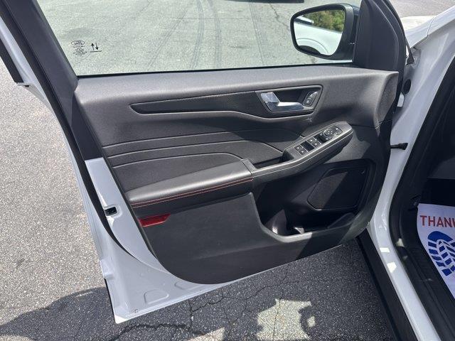 2022 Ford Escape - $28,435
