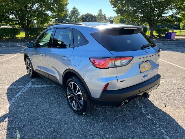 2022 Ford Escape - $21,790