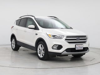 2019 Ford Escape with White Platinum Metallic Tri-Coat Exterior