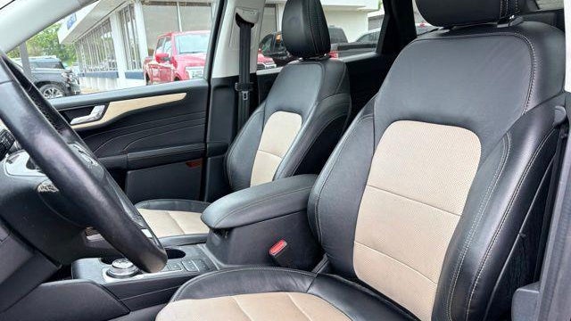 2021 Ford Escape Titanium