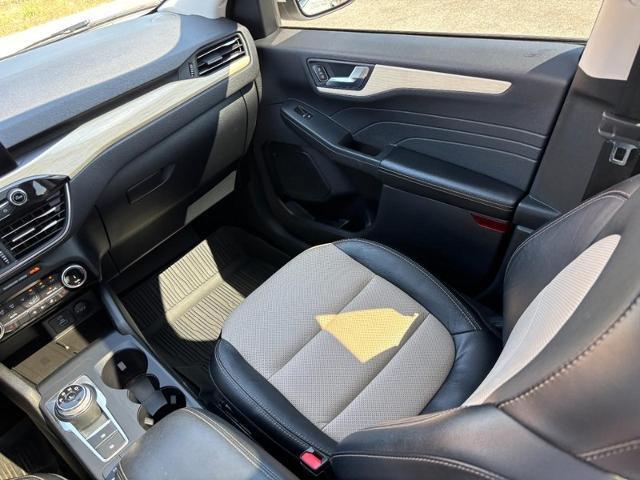 2022 Ford Escape - $19,235