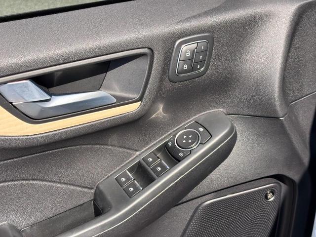 2022 Ford Escape - $19,235