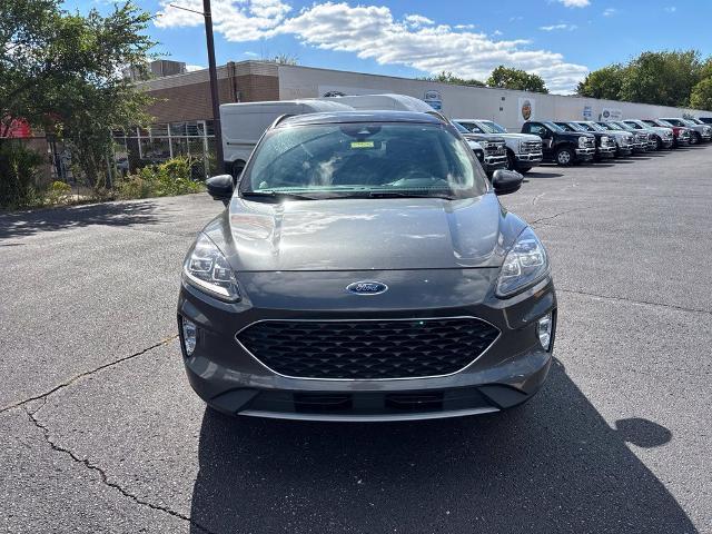 2020 Ford Escape Titanium — photo 1 of 9