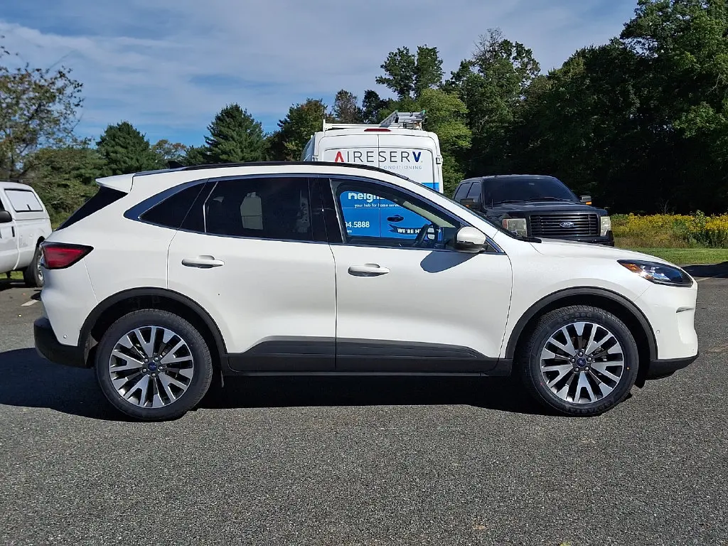 2020 Ford Escape - $19,200
