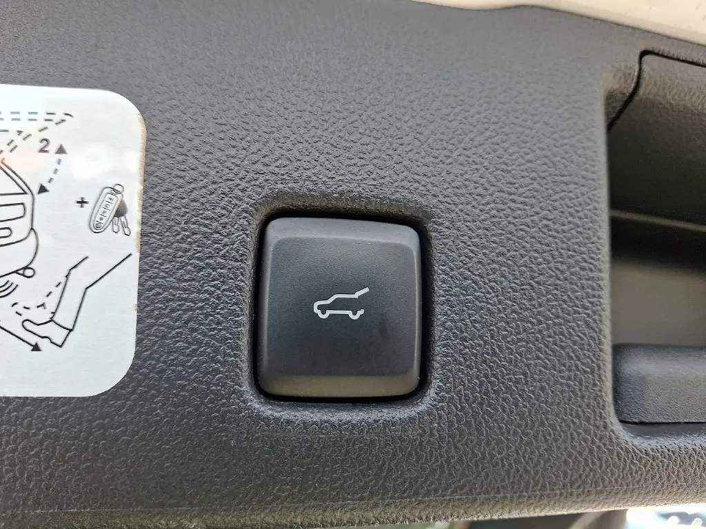 2020 Ford Escape - $19,200