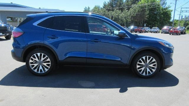 2022 Ford Escape Titanium