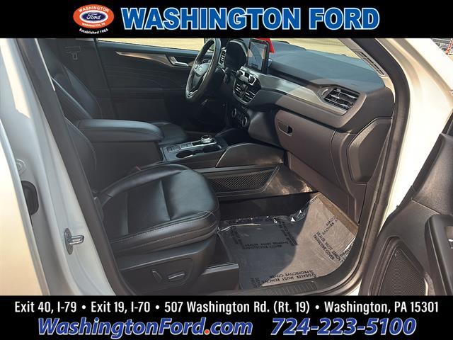2022 Ford Escape - $24,400