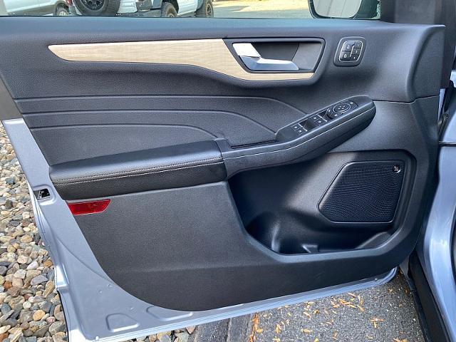 2022 Ford Escape - $26,205