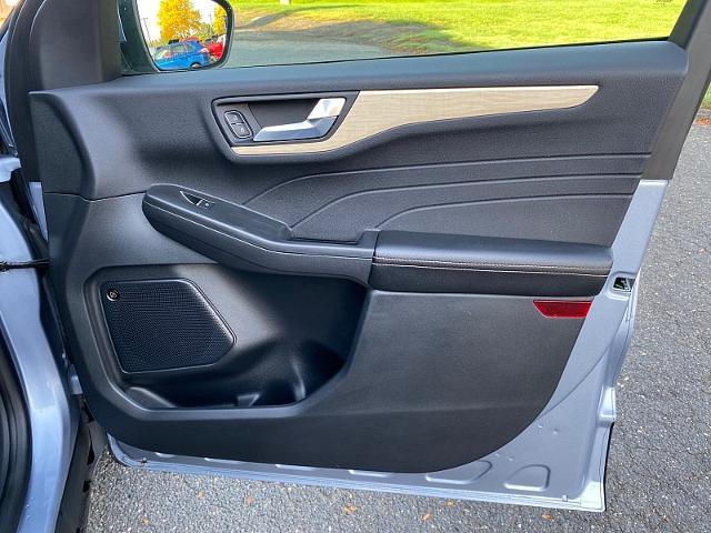 2022 Ford Escape - $26,205
