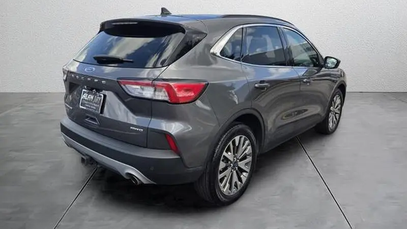 2022 Ford Escape Titanium