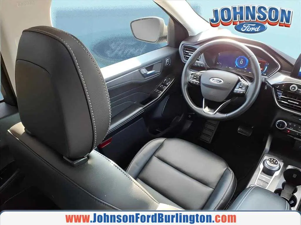 2022 Ford Escape - $23,800