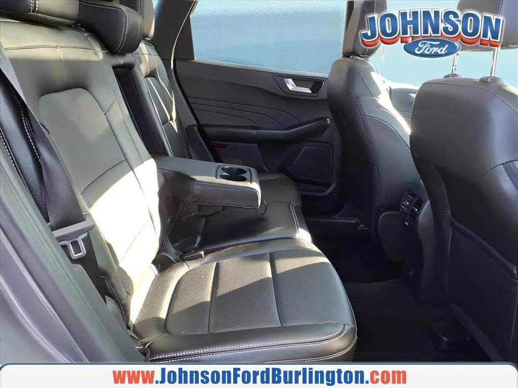 2022 Ford Escape - $23,800