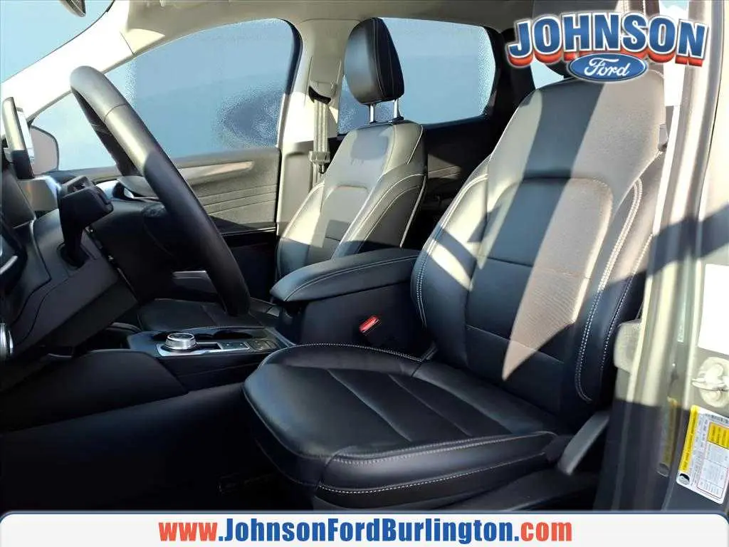 2022 Ford Escape - $23,800