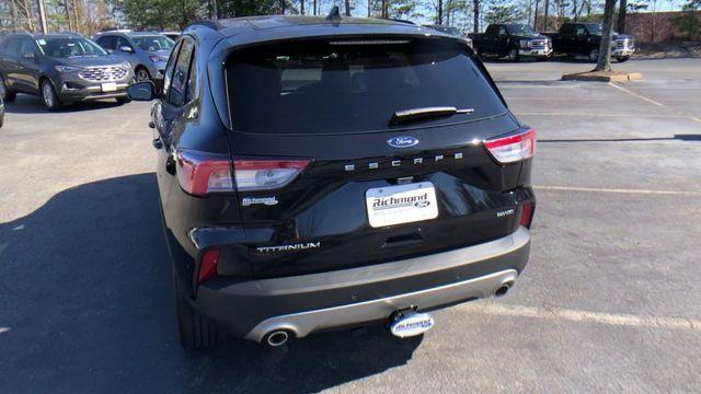 2022 Ford Escape Titanium