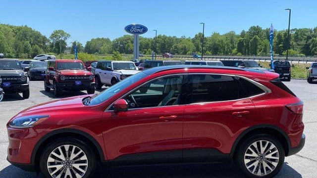 2022 Ford Escape Titanium