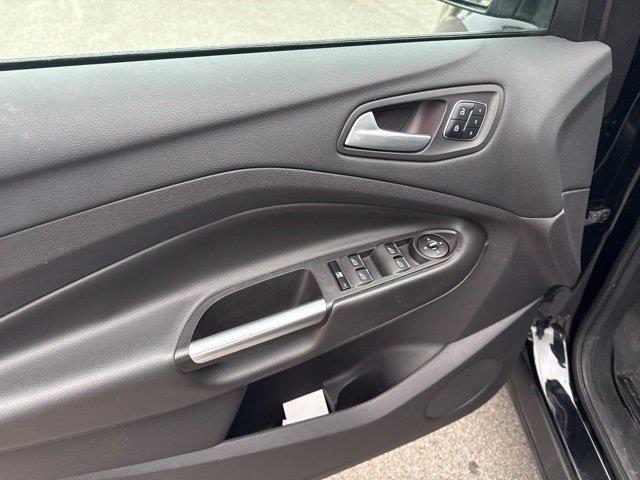 2016 Ford Escape - $8,500