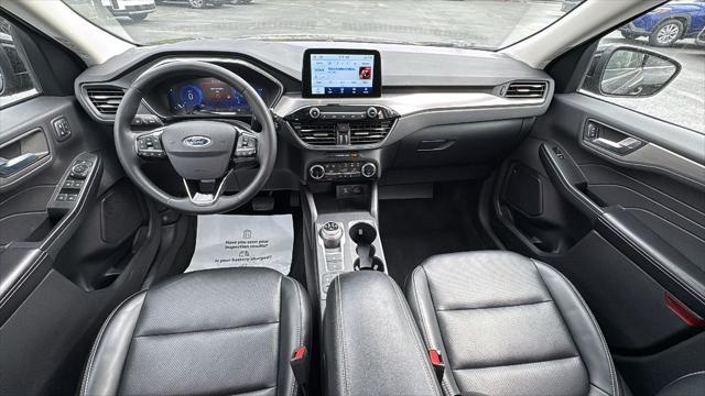 2022 Ford Escape Titanium