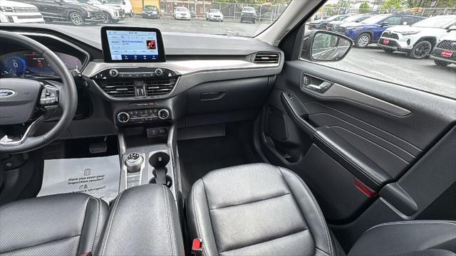 2022 Ford Escape Titanium
