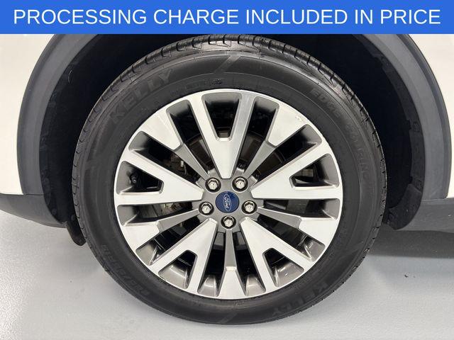 2022 Ford Escape Titanium — photo 1 of 24