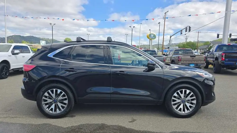2020 Ford Escape Titanium