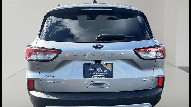 2022 Ford Escape Titanium