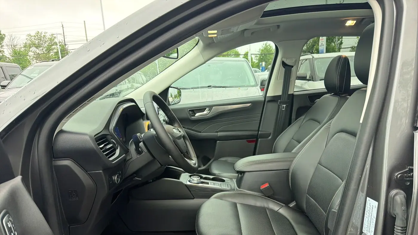 2022 Ford Escape Titanium