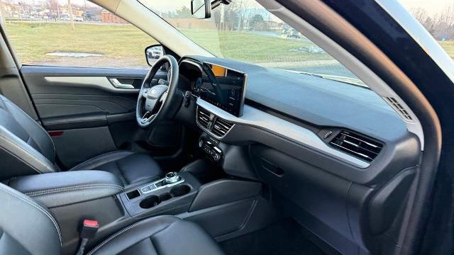 2025 Ford Escape Platinum