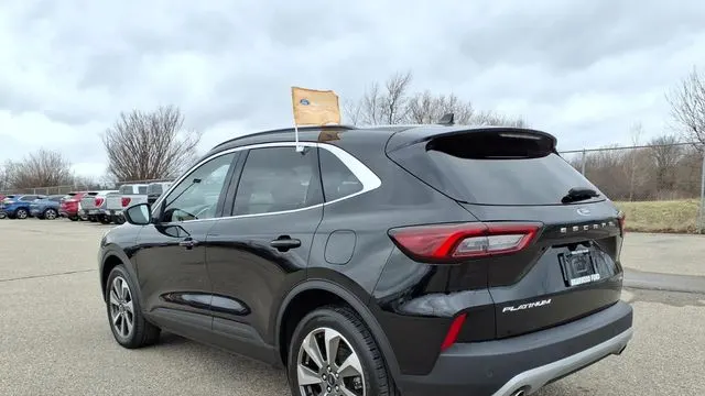 2025 Ford Escape Platinum