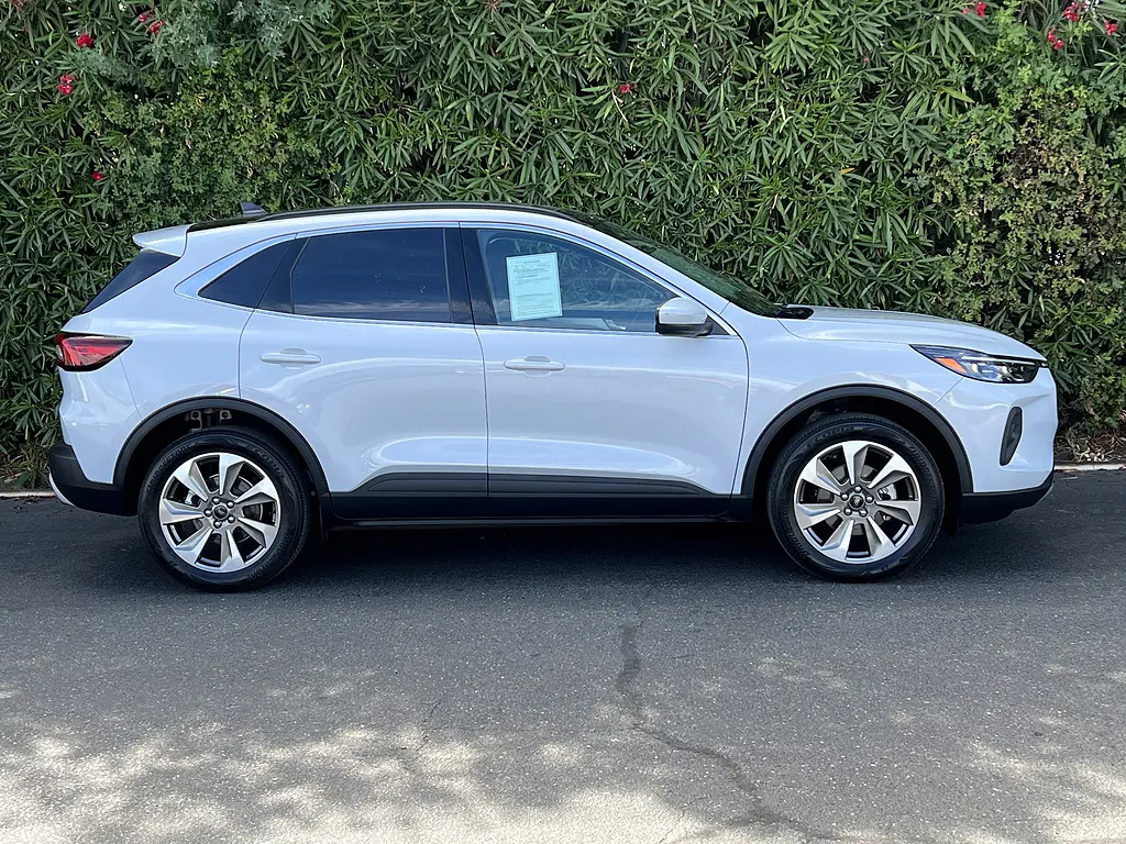 2025 Ford Escape - $27,988