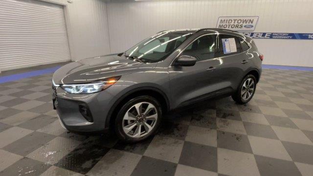 2025 Ford Escape - $27,998