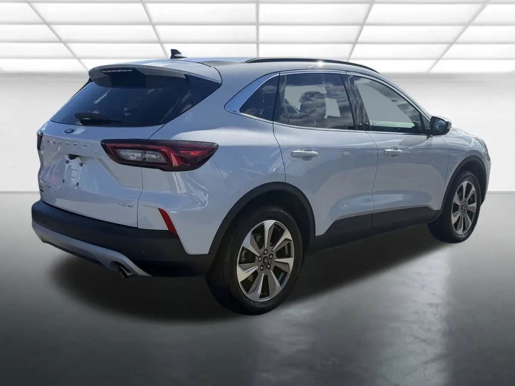 2025 Ford Escape - $28,991