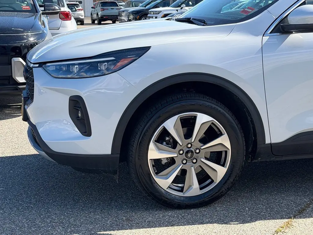 2025 Ford Escape - $28,991