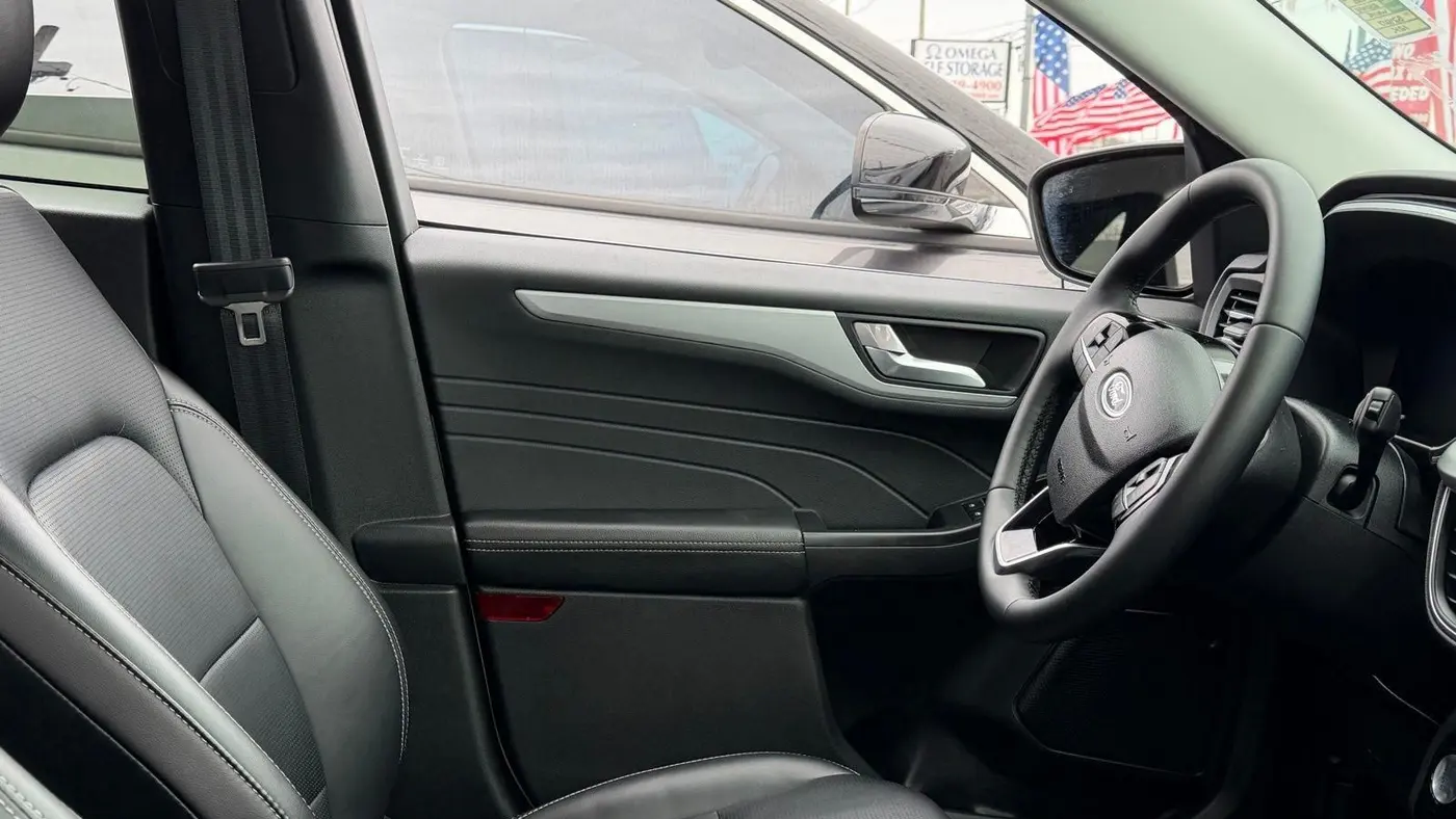 2025 Ford Escape Platinum
