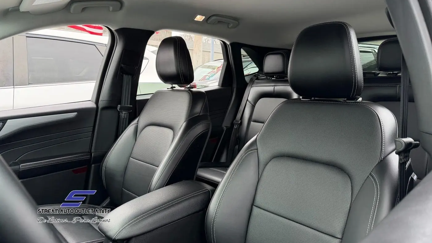 2025 Ford Escape Platinum
