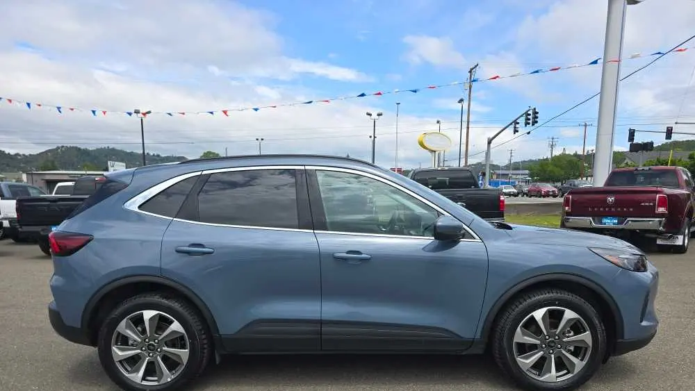 2024 Ford Escape Platinum