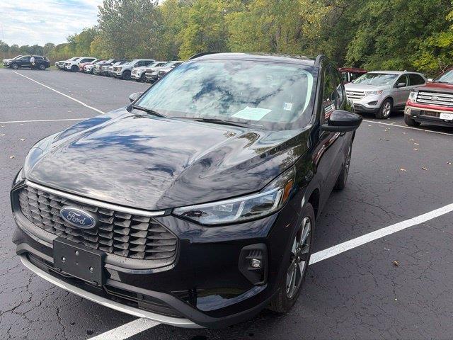 2025 Ford Escape - $25,490