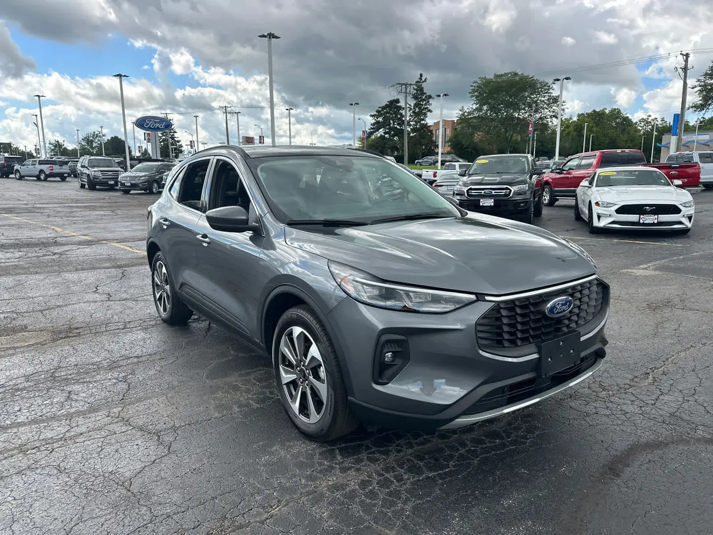 2025 Ford Escape - $26,990