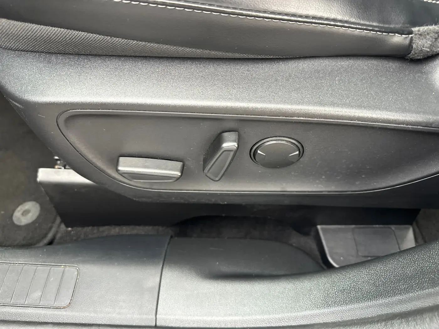 2025 Ford Escape - $26,990