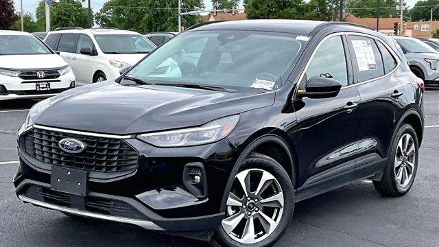 2025 Ford Escape Platinum